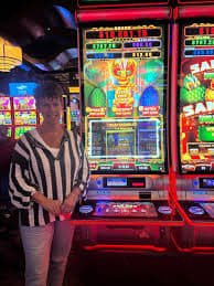 Filipino players enjoying PH Cash VIP mobile entertainment platform